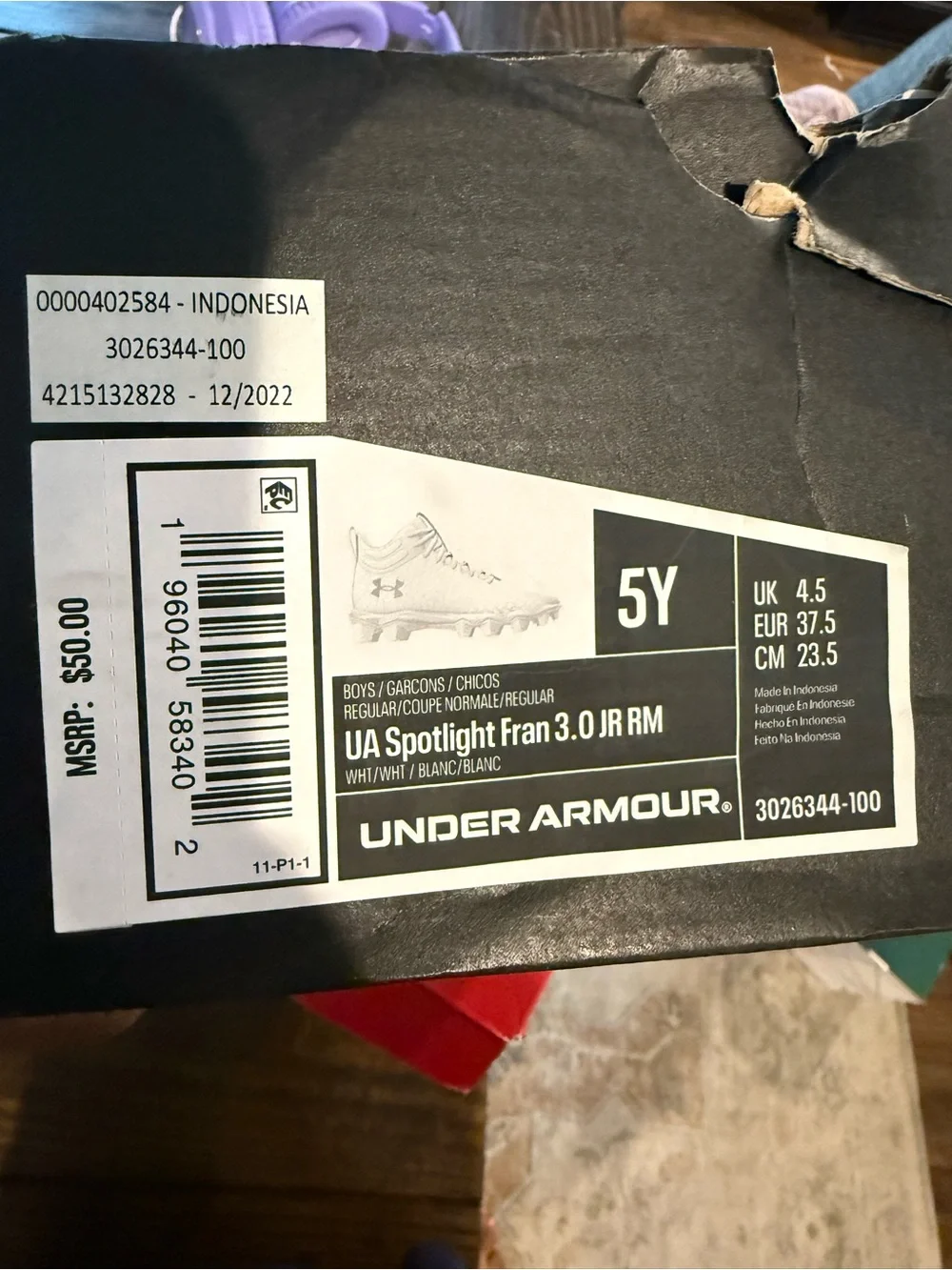 Under Armour Kids White football Cleats Sneakers